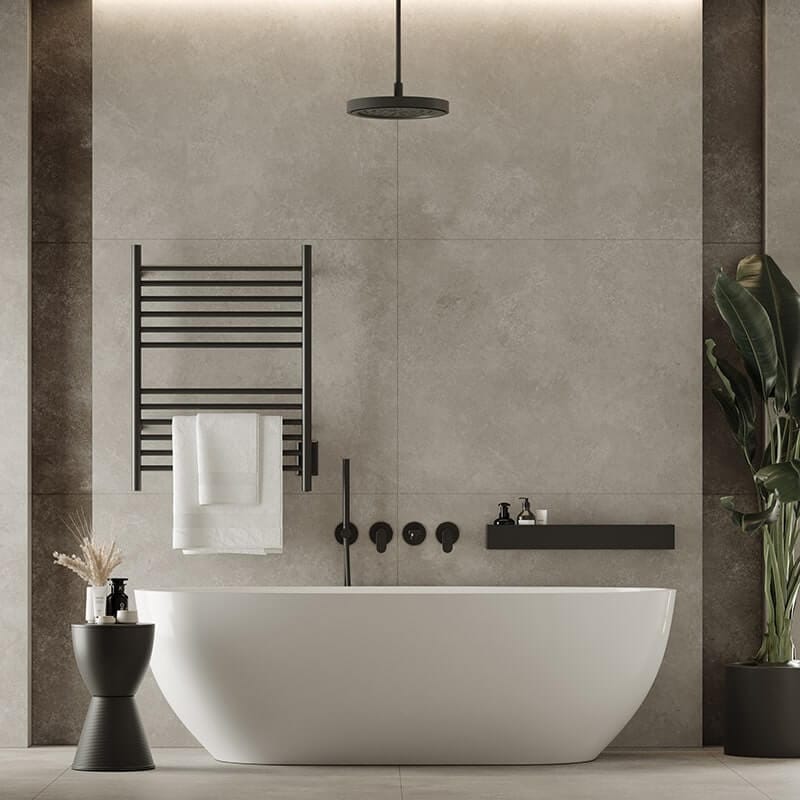 Cape Model 2332 12 Straight Bar in Matte Black With Two White Towels