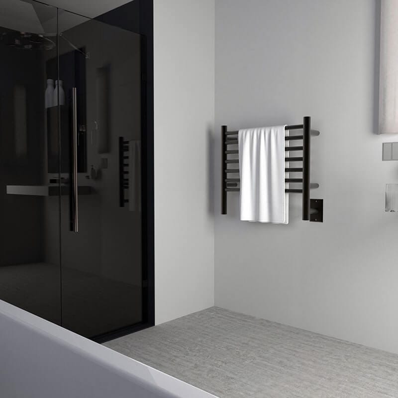 Jeeves Model H Straight in Oil Rubbed Bronze With White Towel